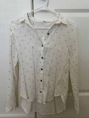 Button-Up Blouse with Black Arrow Print